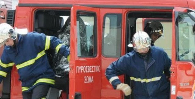 Πυρκαγιά σε υπαίθριο χώρο στο Γαλάτσι- Καίει ξερά χόρτα και σκουπίδια